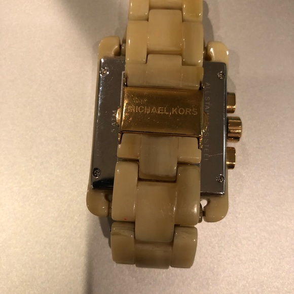Michael Kors Jet Set Horn rectangle watch - Picture 2 of 4